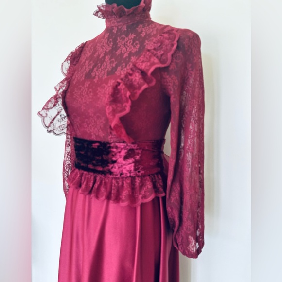 Vintage 70s Maroon Victorian Prom Dress Ruffle Maxi Lace Silky Disco Queen Small - Picture 9 of 10